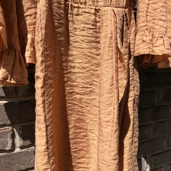 NWOT Selfie Leslie gold off-the-shoulder dress! - Picture 2 of 11